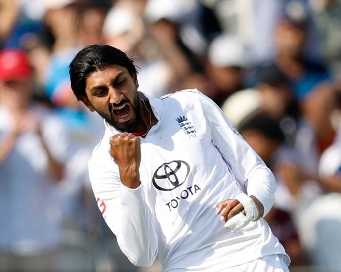 england-beat-jadeja,-india-in-third-test-at-lord’s-to-take-2-1-series-lead