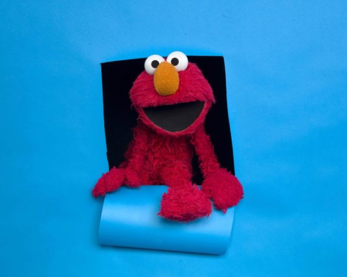 sesame-workshop-responds-after-hackers-post-antisemitic-messages-on-elmo’s-x-account