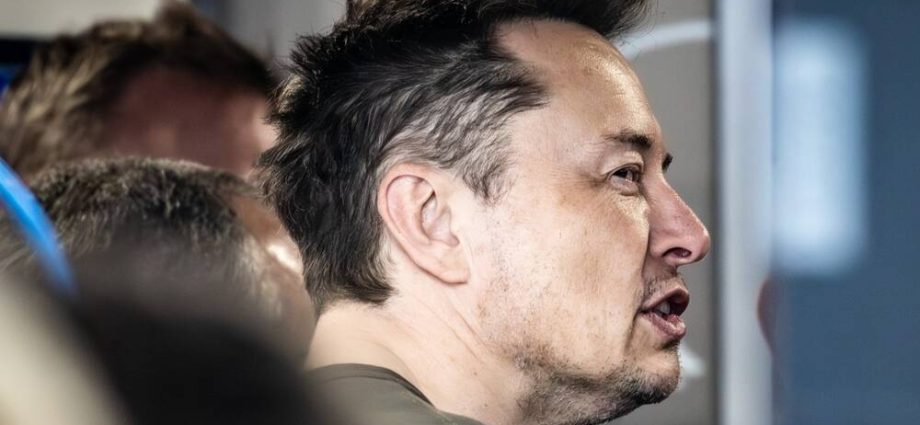 xai’s-grok-lurches-into-right-wing-insanity,-offers-tips-on-assaulting-man