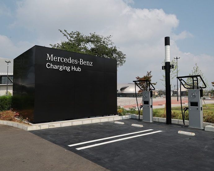 powerx-and-mercedes-benz-launch-ev-charging-hub-in-japan