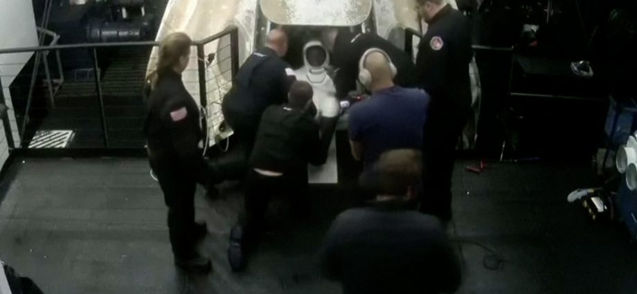 video:-spacex-capsule-returns-to-earth-after-20-day-mission