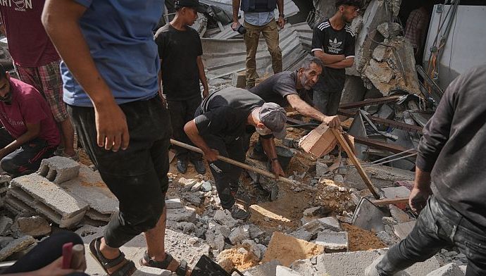 deadly-airstrikes-hit-gaza,-killing-dozens-of-people-overnight