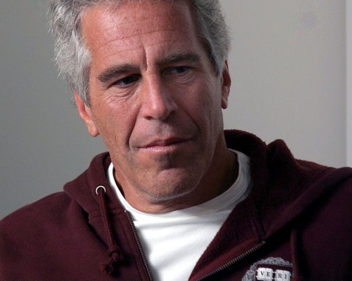 the-fbi’s-jeffrey-epstein-prison-video-had-nearly-3-minutes-cut-out