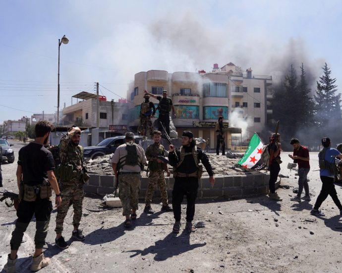 israel-bombs-syria’s-druze-city-of-suwayda-hours-after-ceasefire