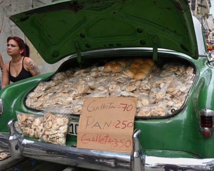 cuban-minister-resigns-after-suggesting-beggars-are-pretending