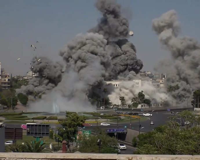 israel-targets-syrian-government-with-attack-on-damascus-military-hq