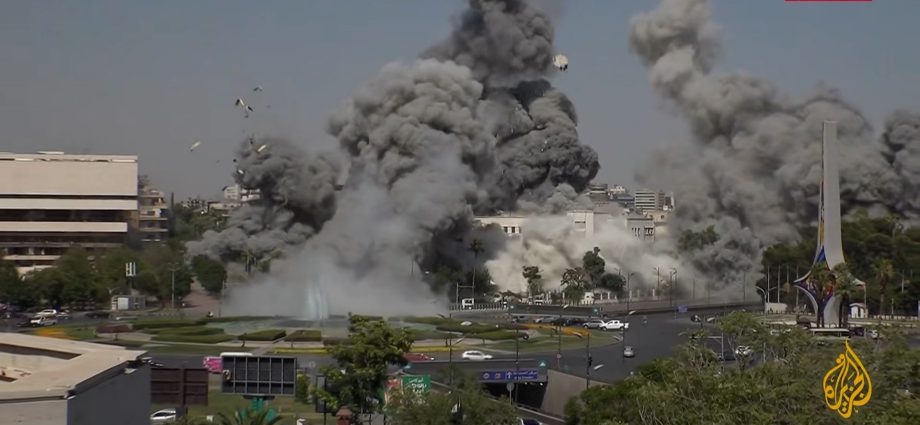 israel-targets-syrian-government-with-attack-on-damascus-military-hq