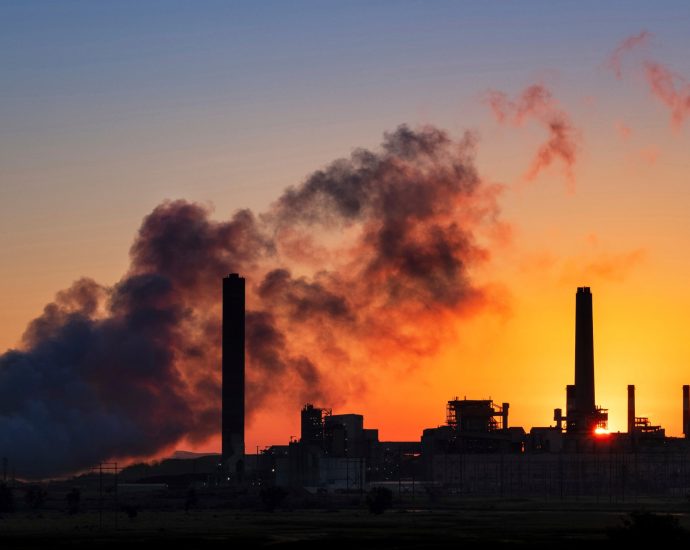 in-wyoming’s-mining-industry,-advocates-see-profit-and-peril-under-the-traitor