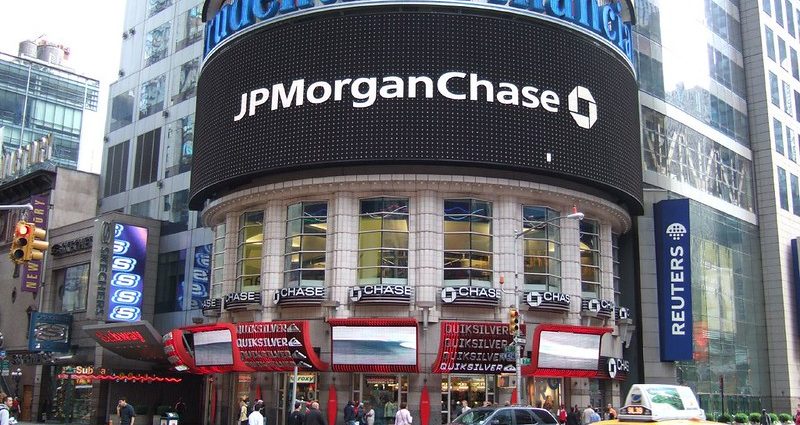 while-jp-morgan-promises-‘net-zero,’-billions-flow-to-big-oil