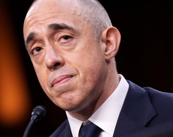 democratic-senators-walk-out-of-the-traitor-judicial-nominee-emil-bove’s-hearing