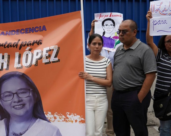 top-anti-corruption-group-flees-el-salvador-amid-government-crackdown