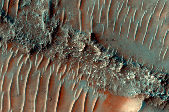 Mars was Warm and Wet 3.7 Billion Years Ago, New Study Suggests