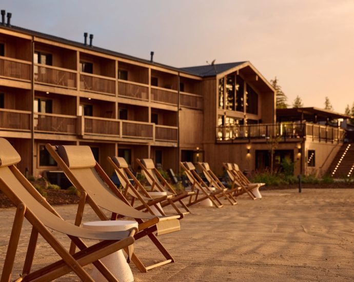 this-midcentury-luxe-hotel-is-big-bear’s-dreamiest-lgbtq-getaway