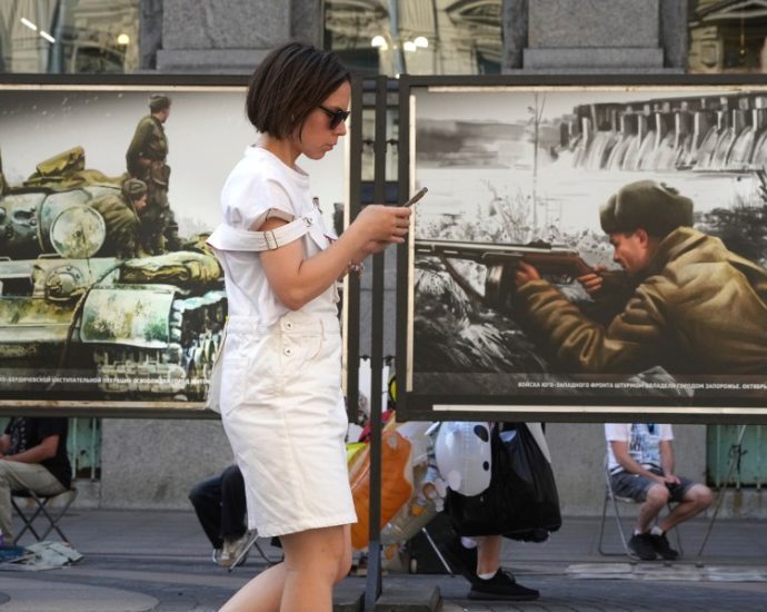 disruptions-of-cellphone-internet-links-in-russia-are-spreading