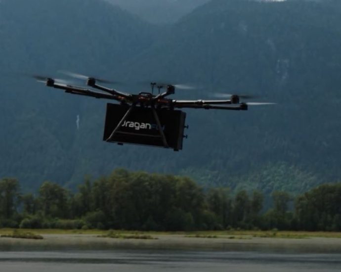 drones-apprehend-people-coming-to-the-border