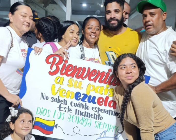 his-family-has-spent-months-trying-to-free-him-from-cecot-they-finally-reunited.