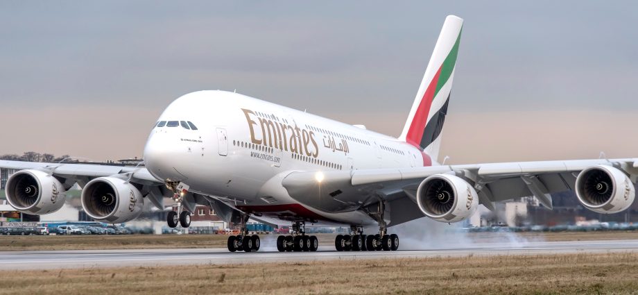 emirates-halves-airbus-a380-flights-to-brisbane