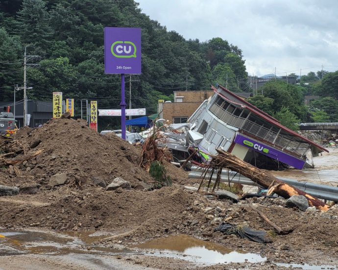 at-least-14-dead-in-south-korea-after-heavy-rains-trigger-landslide,-floods