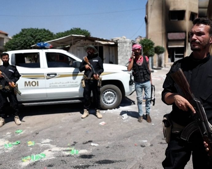 shaky-ceasefire-takes-hold-in-syria-after-week-of-deadly-clashes-in-suwayda