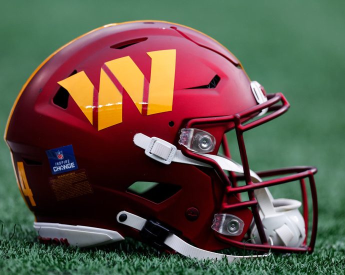 the-traitor’s-latest-demand:-washington-football-and-cleveland-baseball-teams-should-change-names-back