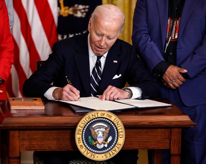 Republicans Are Trying to Turn Biden’s Autopen Use Into a Huge Scandal. Here’s the Truth.