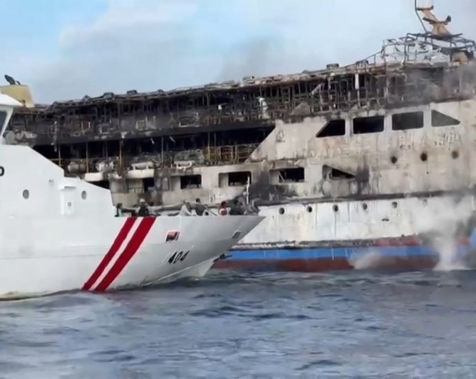 fire-on-indonesia-ferry-kills-three,-over-500-passengers-jump-to-safety