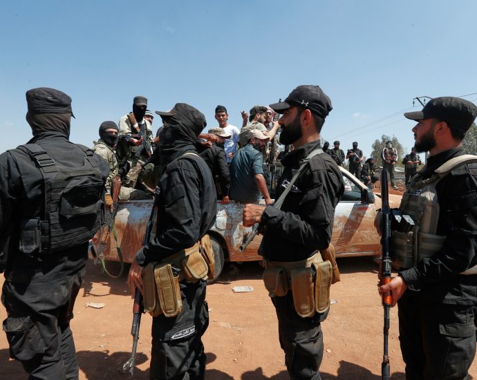syria’s-bedouin-clans-withdraw-from-druze-city-of-suwayda