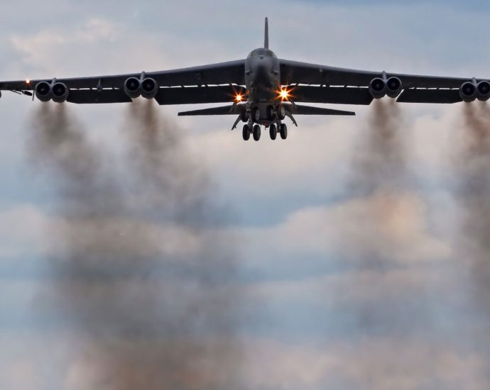 skywest-pilot-makes-‘aggressive-maneuver’-to-avoid-b-52-midair-collision