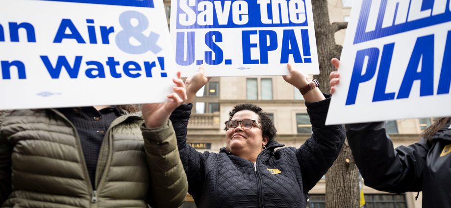 epa-extends-leave-and-demands-answers-from-employees-who-signed-a-‘declaration-of-dissent’