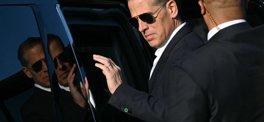 hunter-biden-blasts-democrats,-clooney-in-blistering-interview