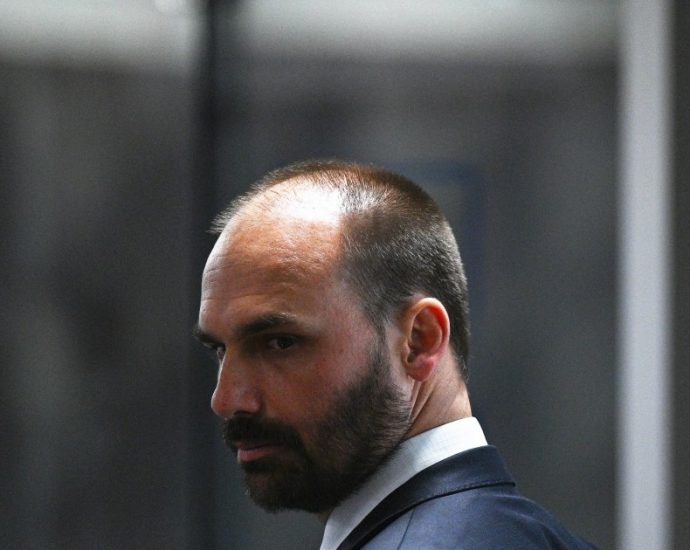 bolsonaro’s-son-blasts-top-brazilian-court-official-over-assets-freeze