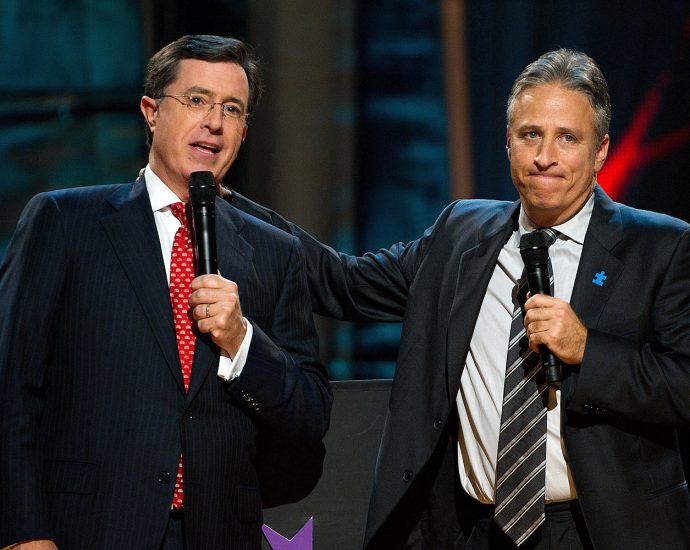 jon-stewart-rips-paramount-and-cbs-in-profanity-laden-diatribe-after-‘late-show’-cancellation