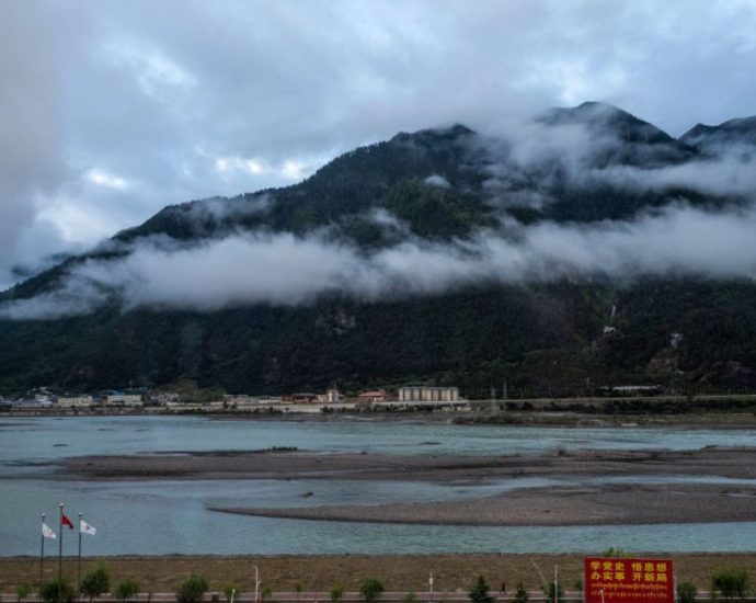china-starts-construction-of-world’s-biggest-hydropower-dam-in-tibet