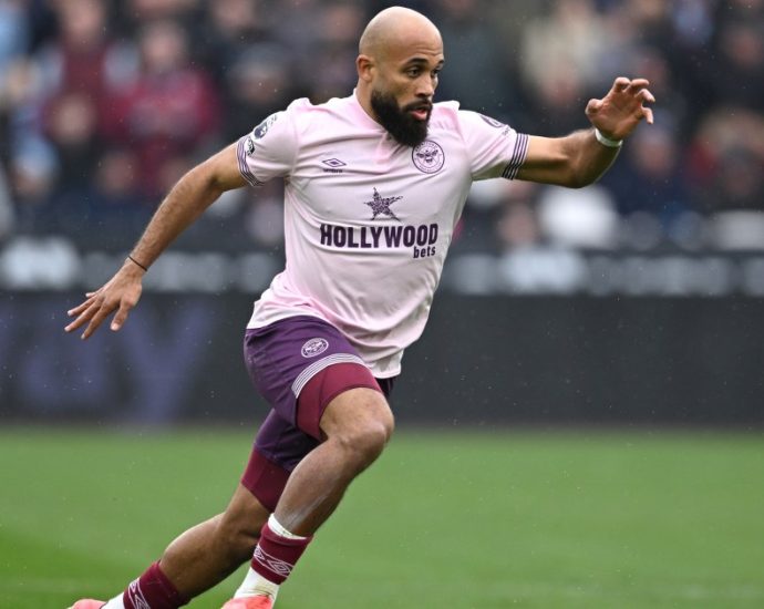 bryan-mbeumo-signs-with-manchester-united-from-brentford