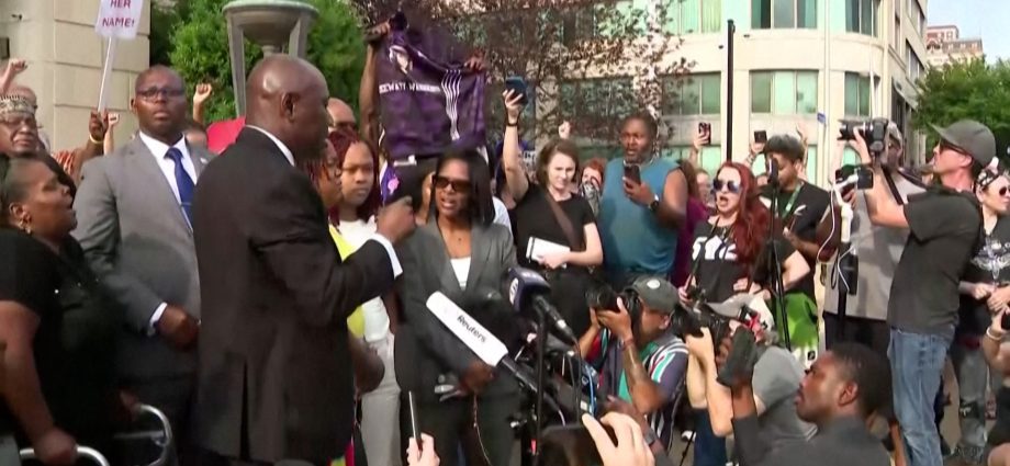 video:-us-police-officer-in-breonna-taylor-death-jailed-for-33-months