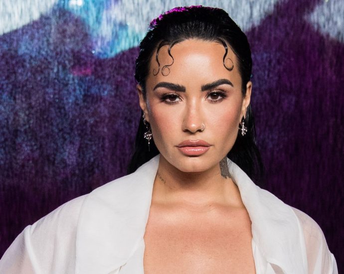 demi-lovato-teases-sultry-new-single-‘fast’-–-the-first-solo-release-in-three-years