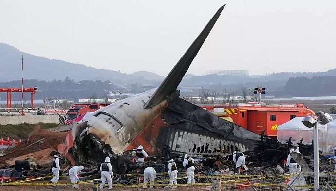 initial-probe-into-south-korea’s-jeju-air-crash-angers-families-by-hinting-at-pilot-error
