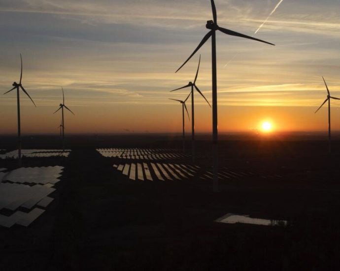 un-says-booming-solar,-wind-and-other-clean-energy-hit-global-tipping-point-for-even-lower-costs