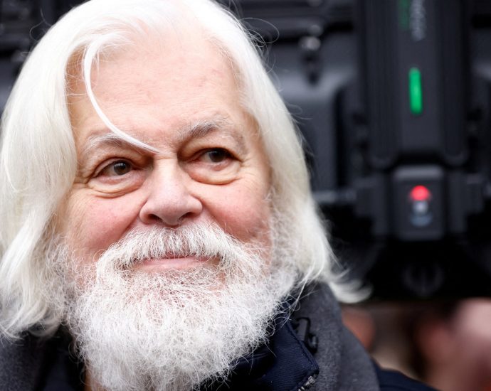 interpol-takes-whaling-activist,-sea-shepherd-founder-off-wanted-list