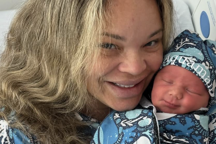 trisha-paytas-names-newborn-son-‘aquaman-moses’-and-the-internet-is-losing-it