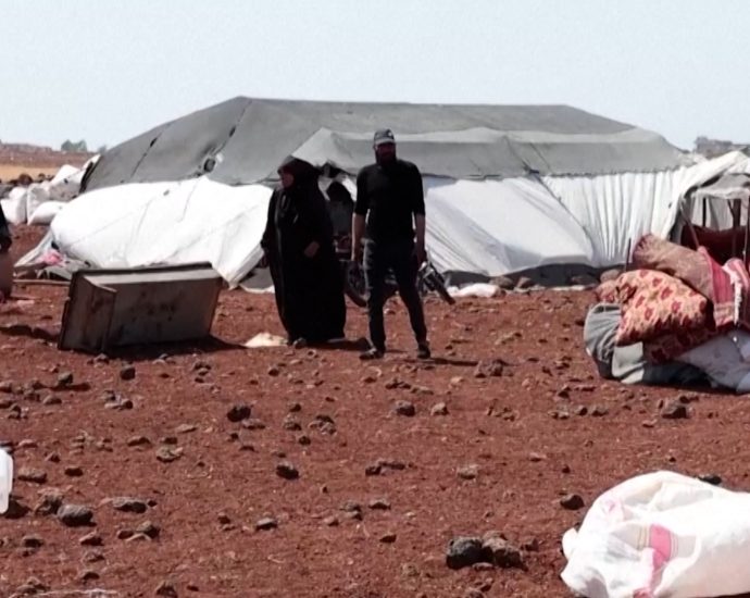 video:-hundreds-of-bedouin-families-evacuated-from-syria’s-suwayda