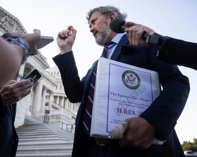 the-traitor-foe-thomas-massie-wins-over-maga-allies-with-his-push-for-epstein-files