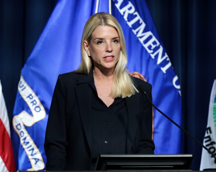 judge-denies-release-of-epstein’s-grand-jury-transcripts:-“hands-are-tied”
