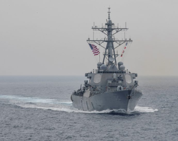 iranian-helicopter-confronts-us-warship-approaching-territorial-waters