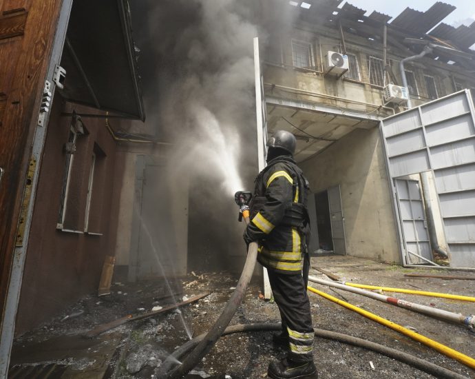 dozens-injured,-including-children,-in-russian-attack-on-kharkiv