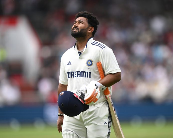 india’s-pant-defies-injury-but-england-control-of-fourth-test