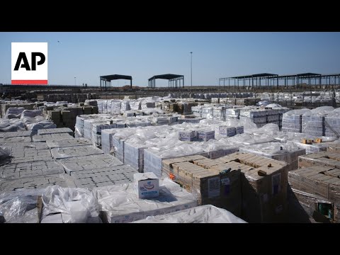 israel-shows-what-it-claims-is-aid-awaiting-collection-on-gaza-side-of-kerem-shalom-crossing
