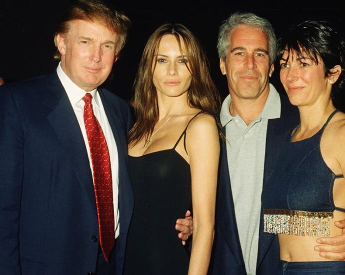 the-traitor-gives-telling-6-word-response-on-epstein-fallout-behind-closed-doors:-report