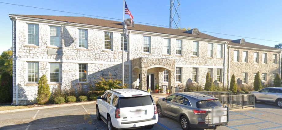 seven-charged-in-child-sex-ring-run-out-of-alabama-concrete-bunker,-sheriff-says