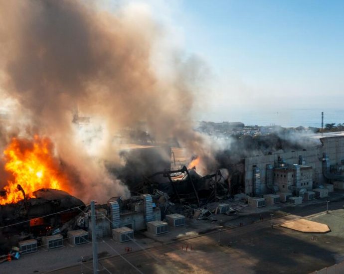 epa-oks-‘unprecedented’-cleanup-plan-for-battery-plant-months-after-toxic-monterey-county-fire